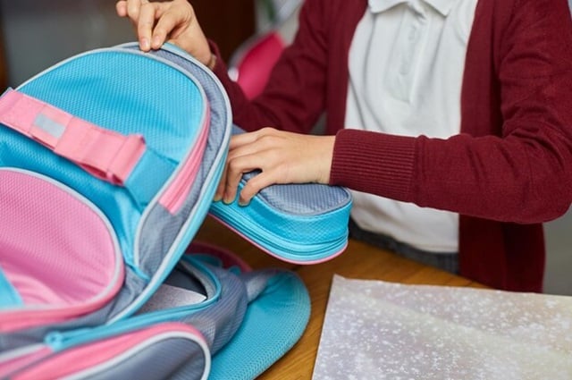 Volta às aulas mochila - peso - volta as aulas - crianças