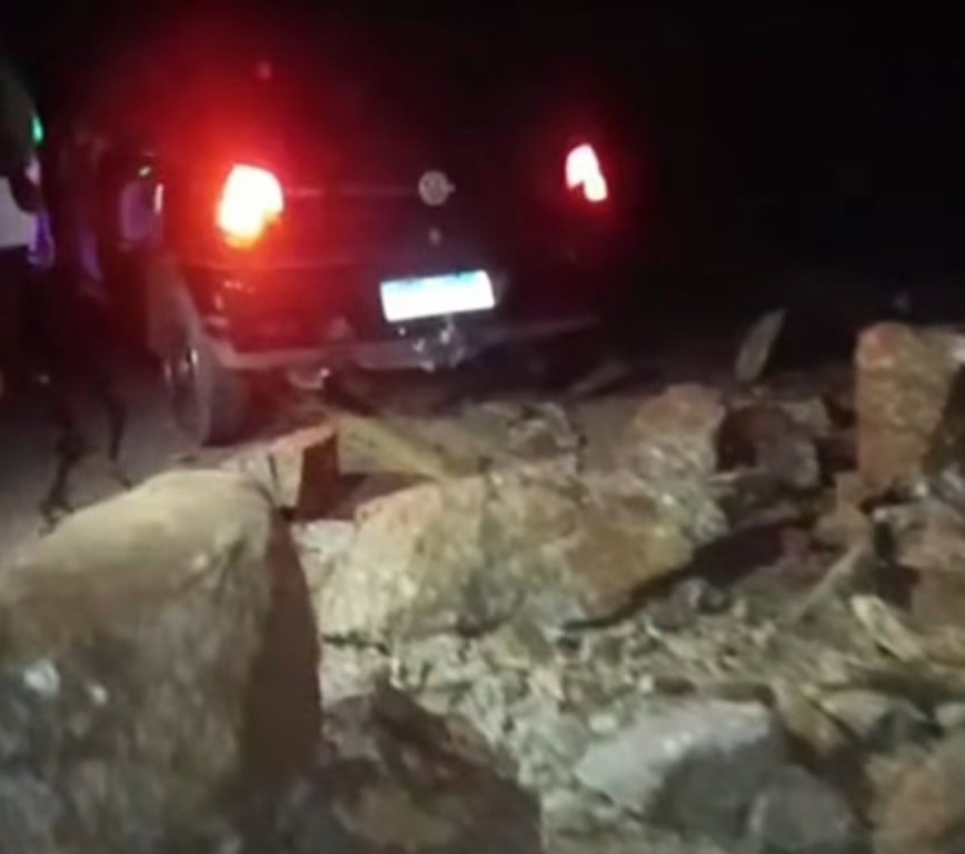 pedregulho/ deslizamernto de pedras