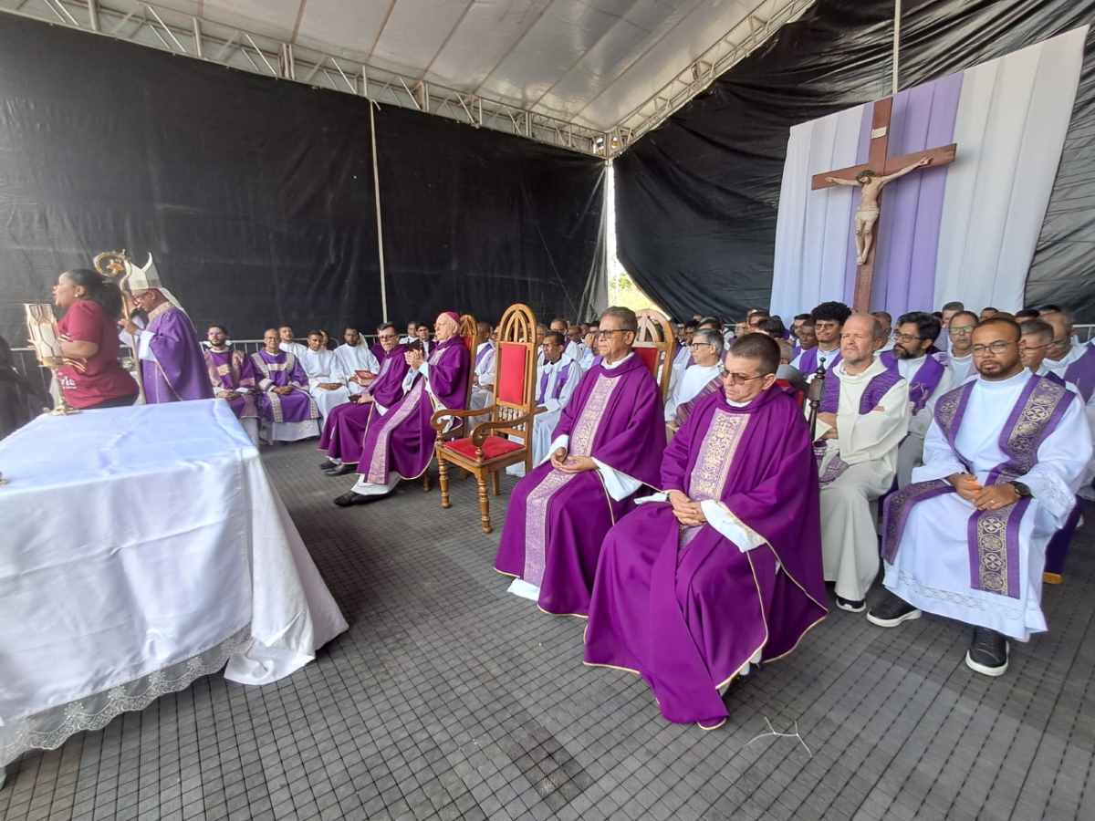 12ª Caminhada do Perdão reúne milhares de fiéis nas ruas de Feira de Santana12ª Caminhada do Perdão reúne milhares de fiéis nas ruas de Feira de Santana 12ª Caminhada do Perdão reúne milhares de fiéis nas ruas de Feira de Santana12ª Caminhada do Perdão reúne milhares de fiéis nas ruas de Feira de Santana