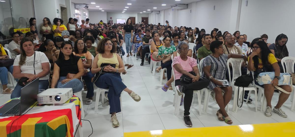 APLB aprova estado de greve em assembleia