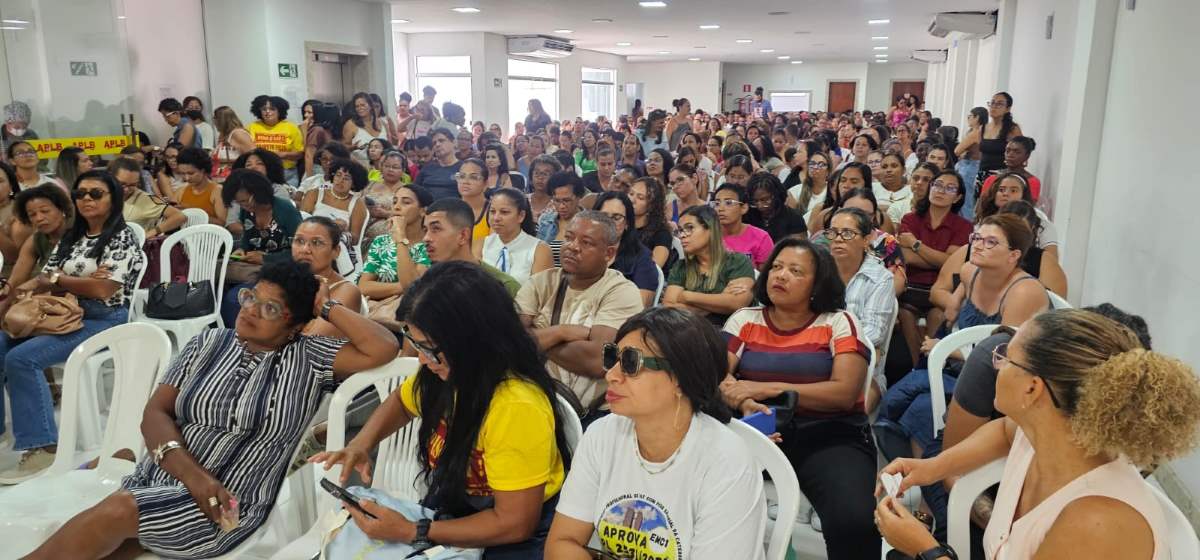 APLB aprova estado de greve em assembleia