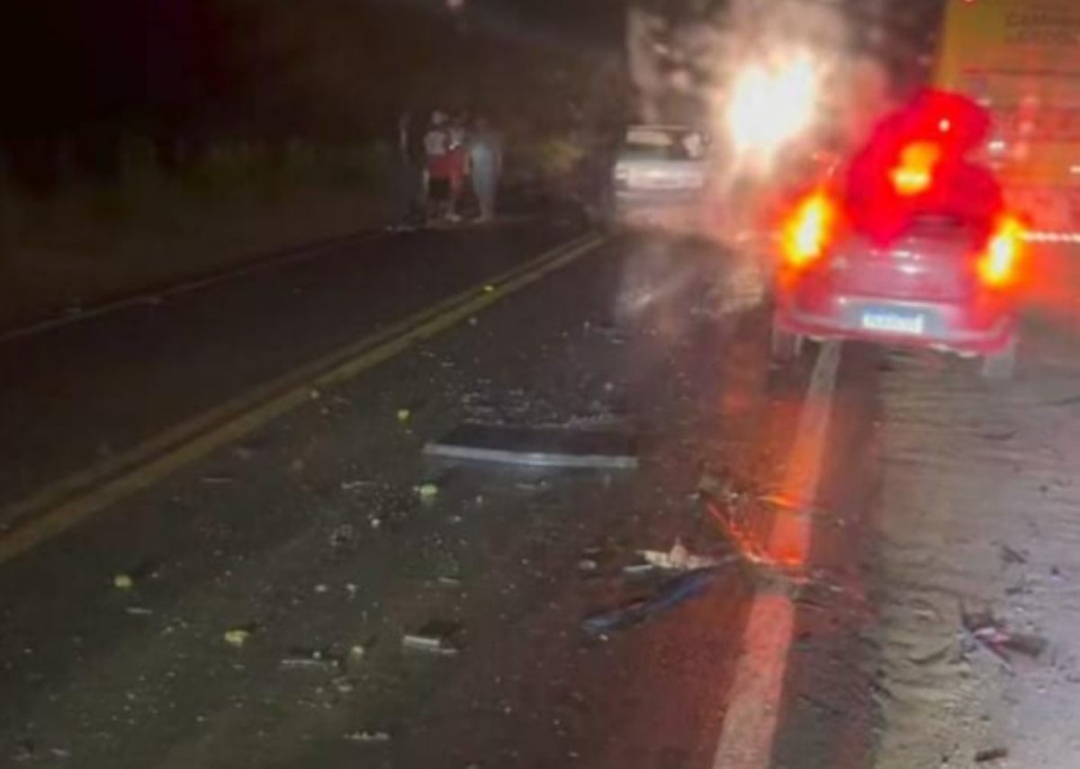 Acidente na BR-330, mulher morreu e homem ficou gravemente ferido