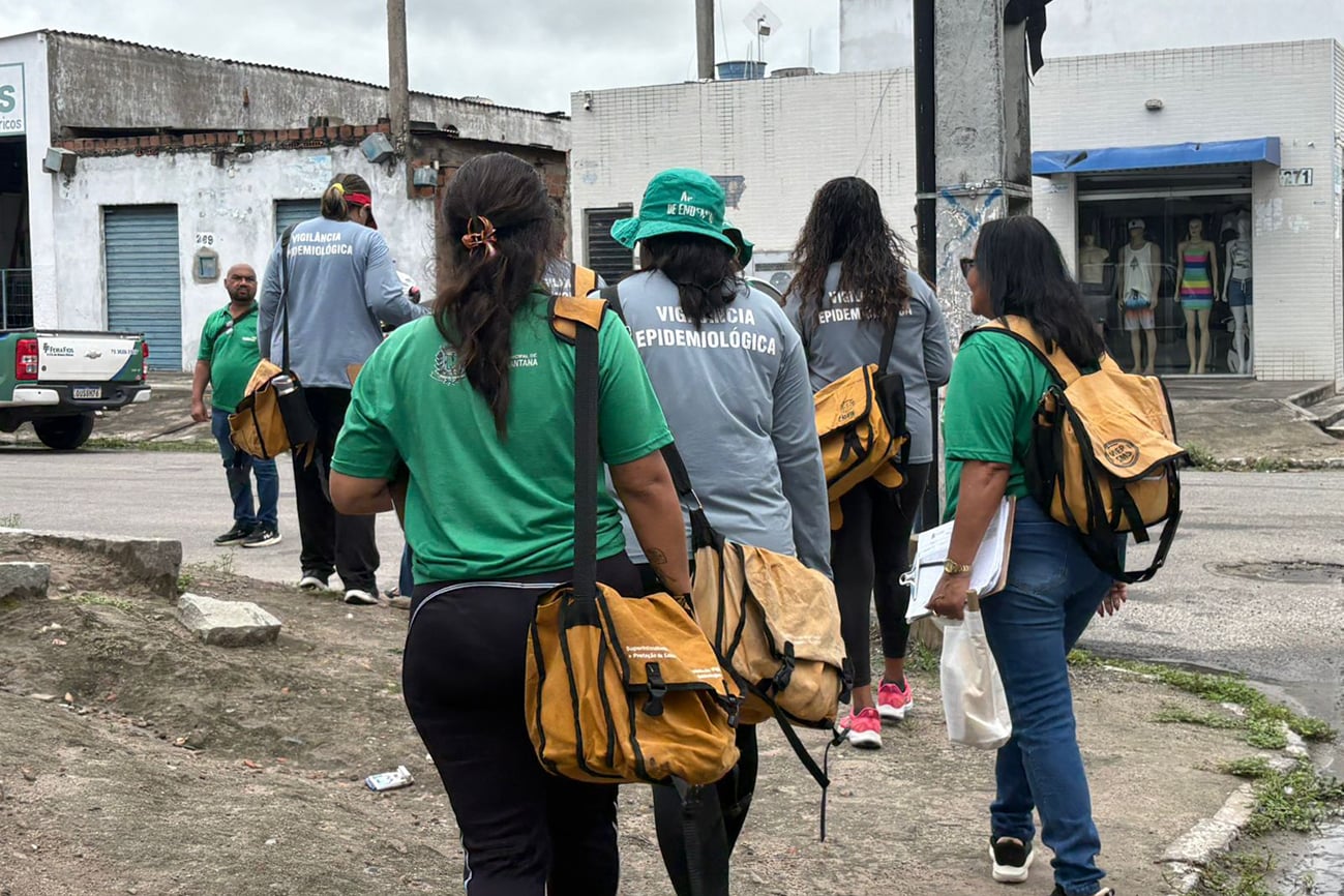 Agentes de Endemias intensificam o combate à dengue em Feira de Santana