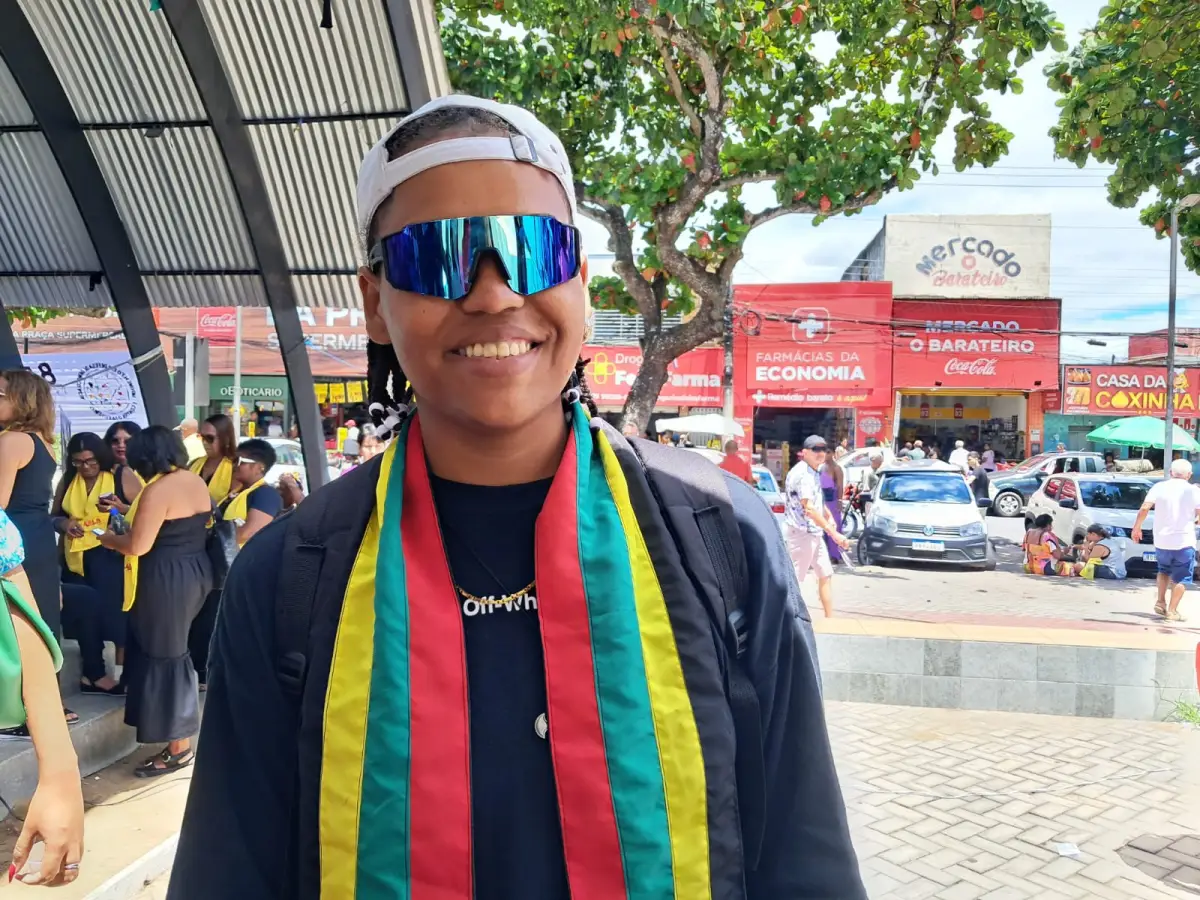 mulheres ocupam Feirinha do Tomba em ato de luta contra a violência e por igualdade em Feira de Santana