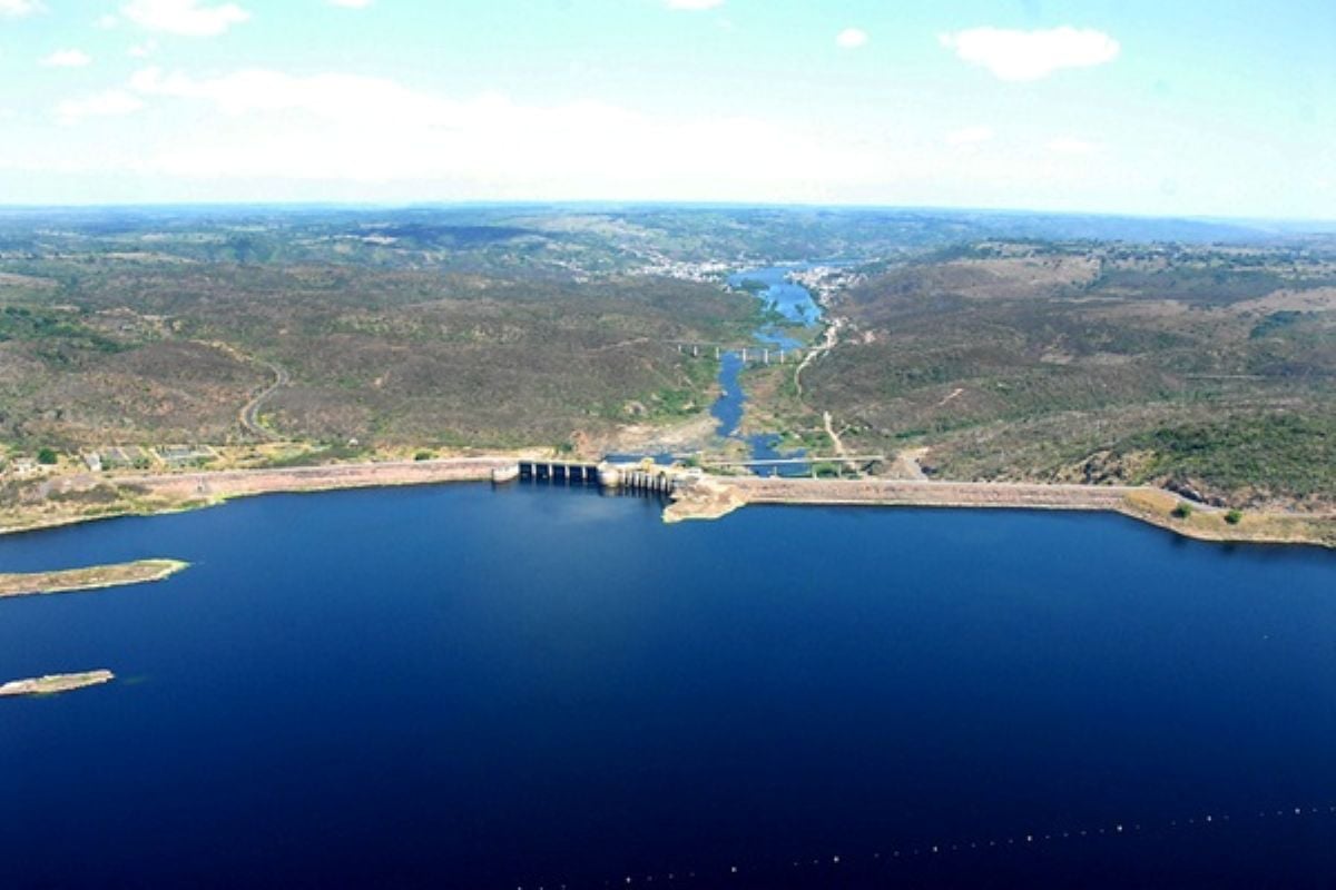 Barragem de Pedra do Cavalo (vista aérea), no município de CachoeiraBA. Foto Paulo Mocofaia.