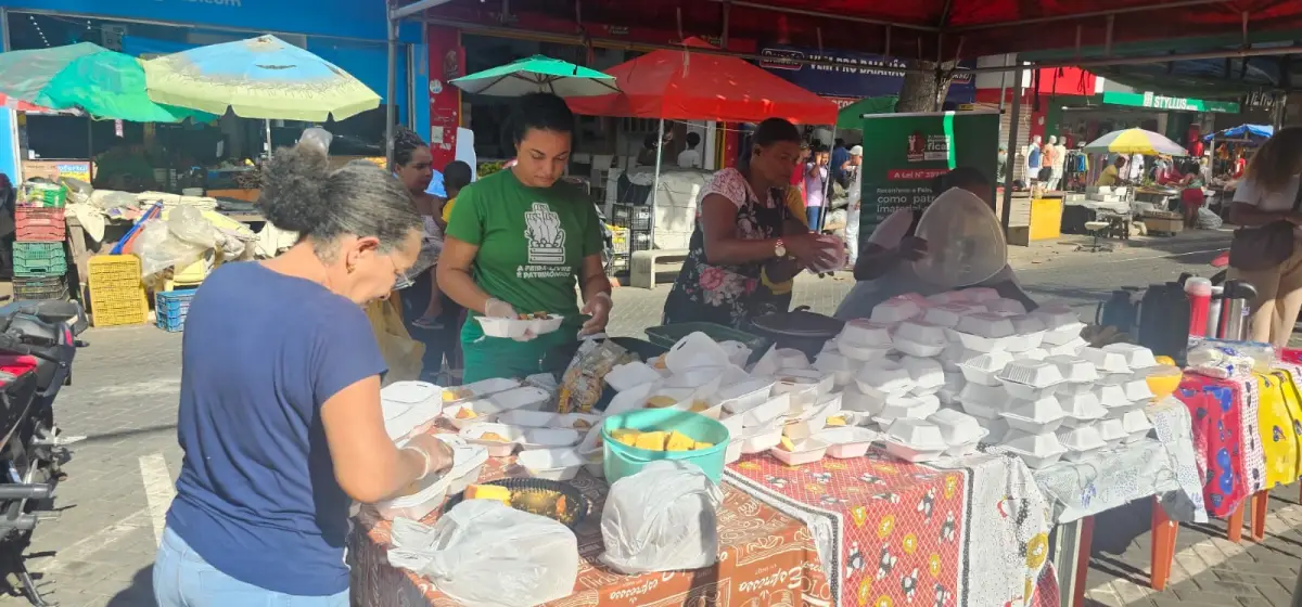 Feirantes da Marechal Deodoro realizam café da manhã em homenagem às mulheres trabalhadoras