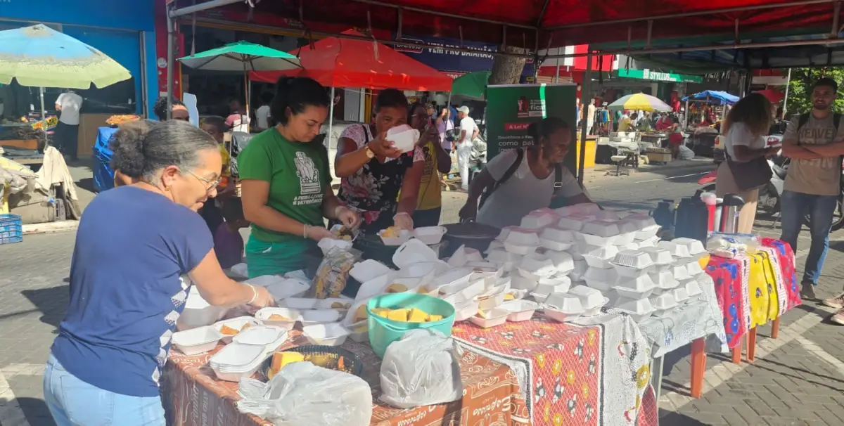 Feirantes da Marechal Deodoro realizam café da manhã em homenagem às mulheres trabalhadoras