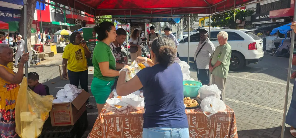 Feirantes da Marechal Deodoro realizam café da manhã em homenagem às mulheres trabalhadoras
