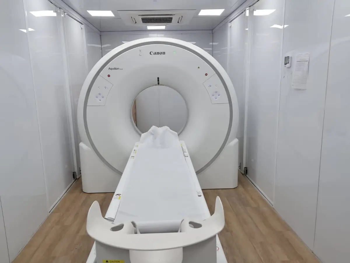 Carreta de tomografia inicia atendimentos para mais de 1,6 mil pacientes na região de Feira de Santana