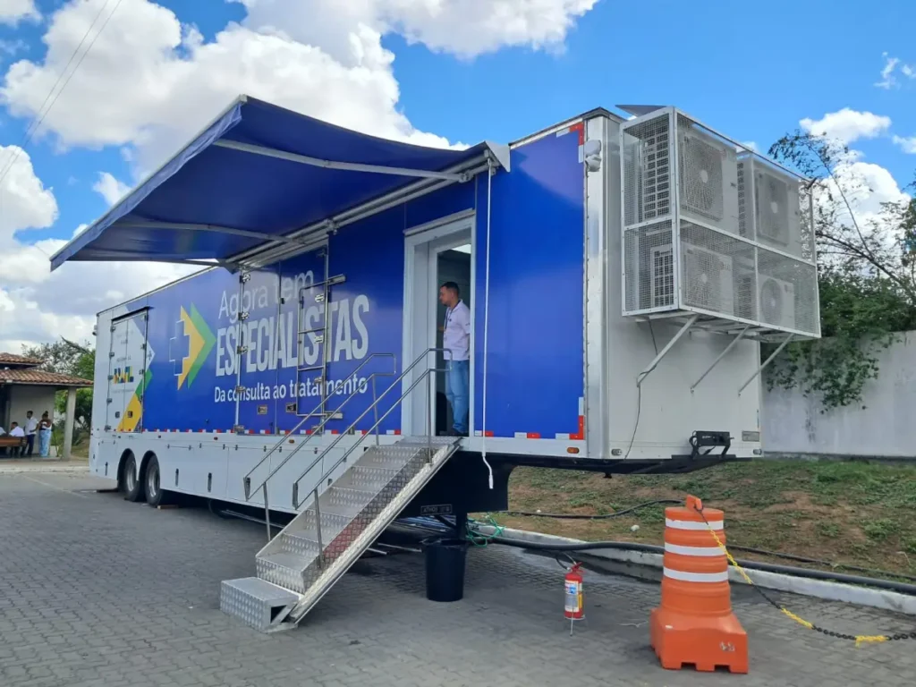 Carreta de tomografia inicia atendimentos para mais de 1,6 mil pacientes na região de Feira de Santana