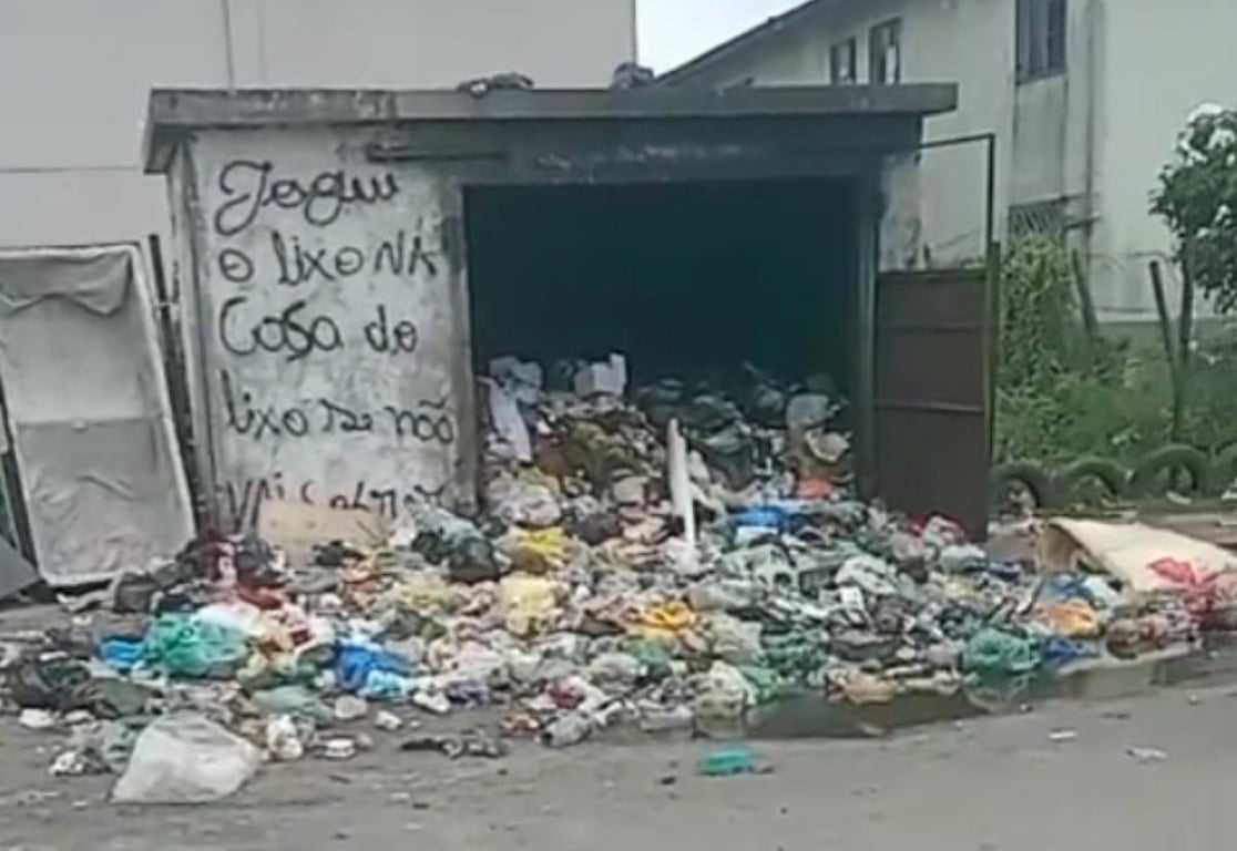 Casa de lixo em um condomínio residencial no bairro Asa Branca