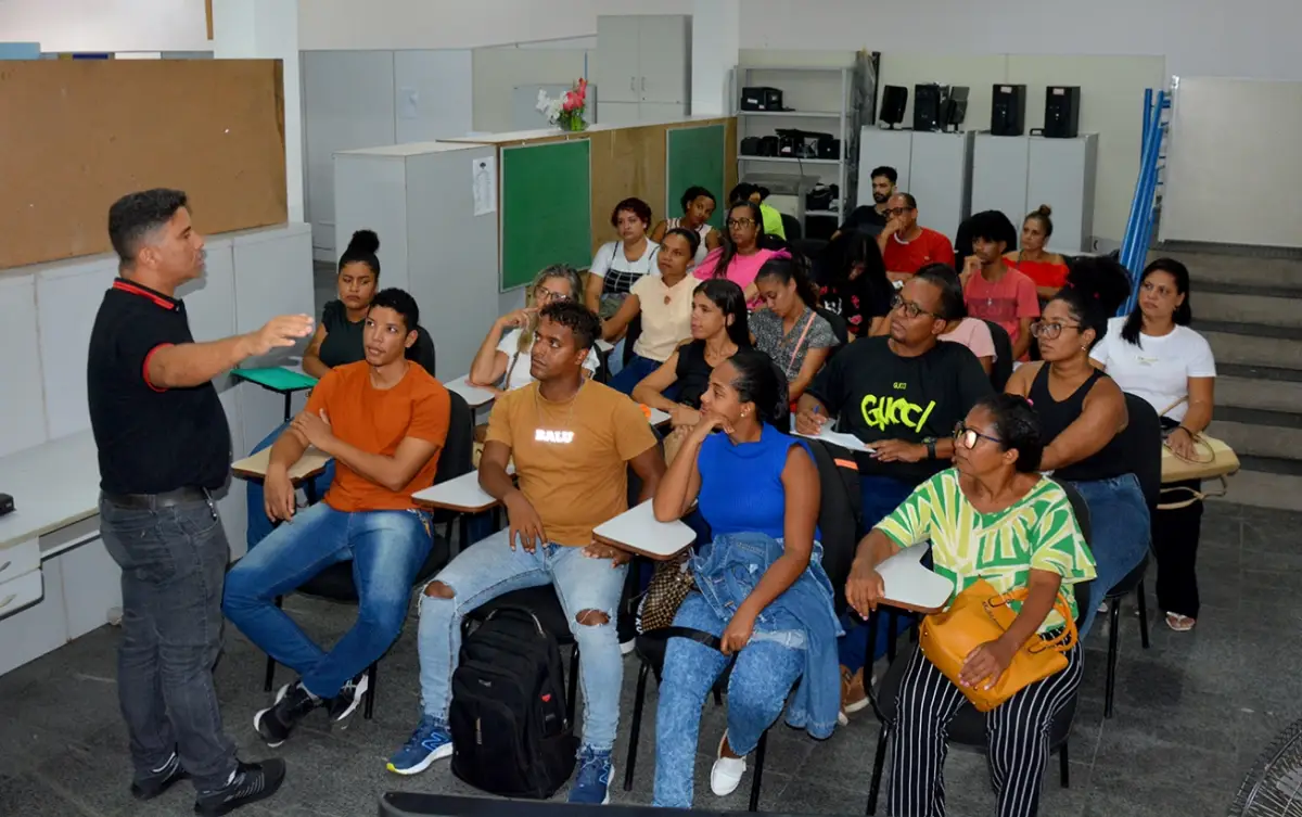 Educa Cursos e Casa do Trabalhador oferecem 370 vagas em mutirão de cursos profissionalizantes