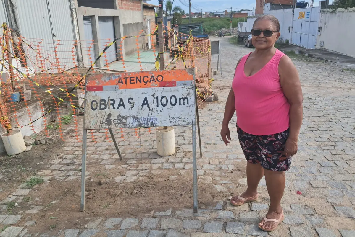 Embasa deixa obra inacabada na Rua C