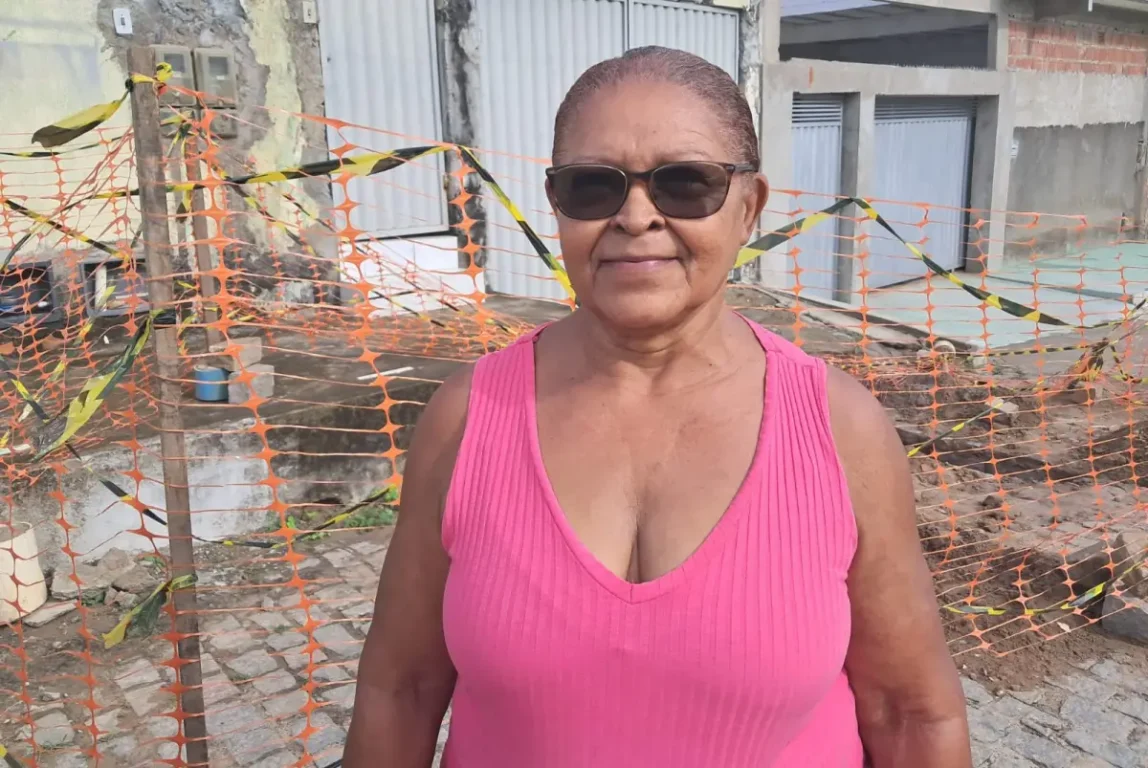 Embasa deixa obra inacabada na Rua C