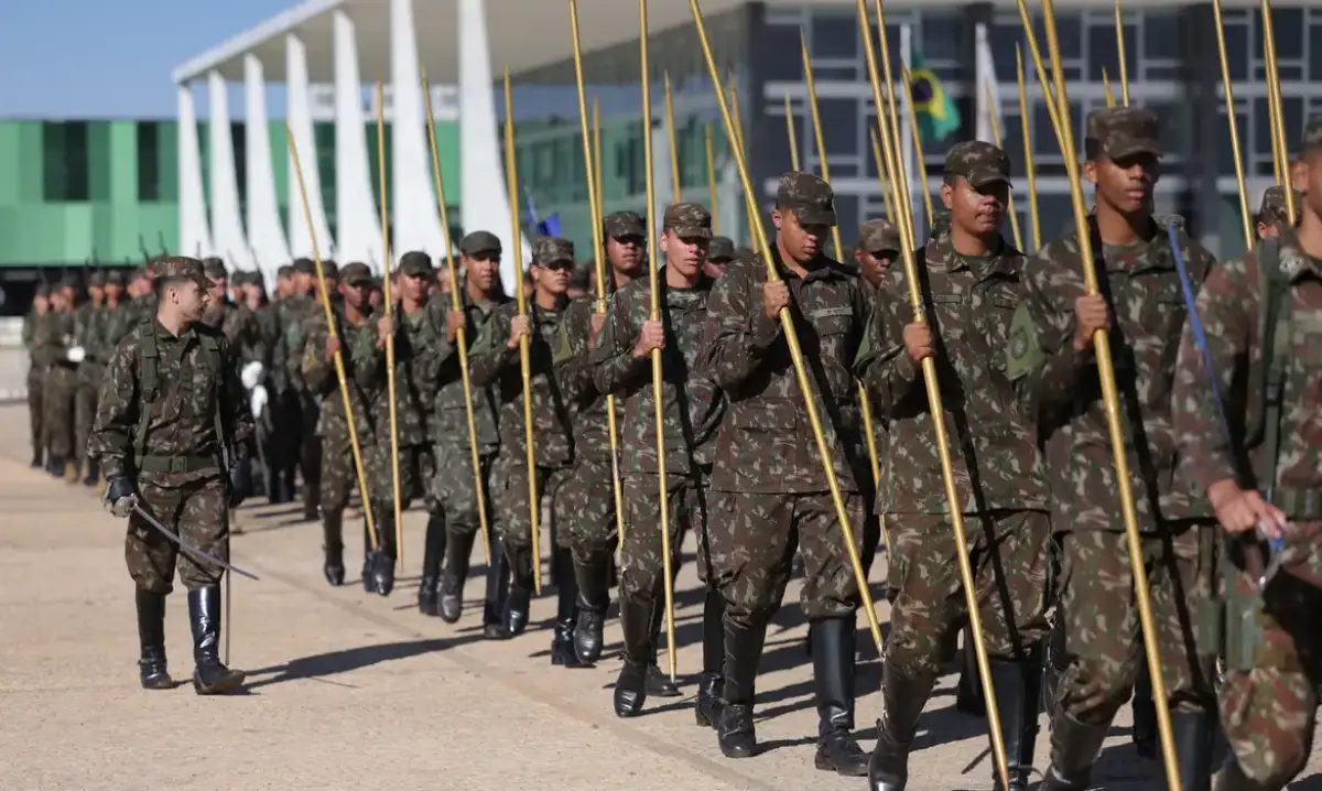 Formação militar: fixadas reserva de vagas para negros, indígenas e quilombolas