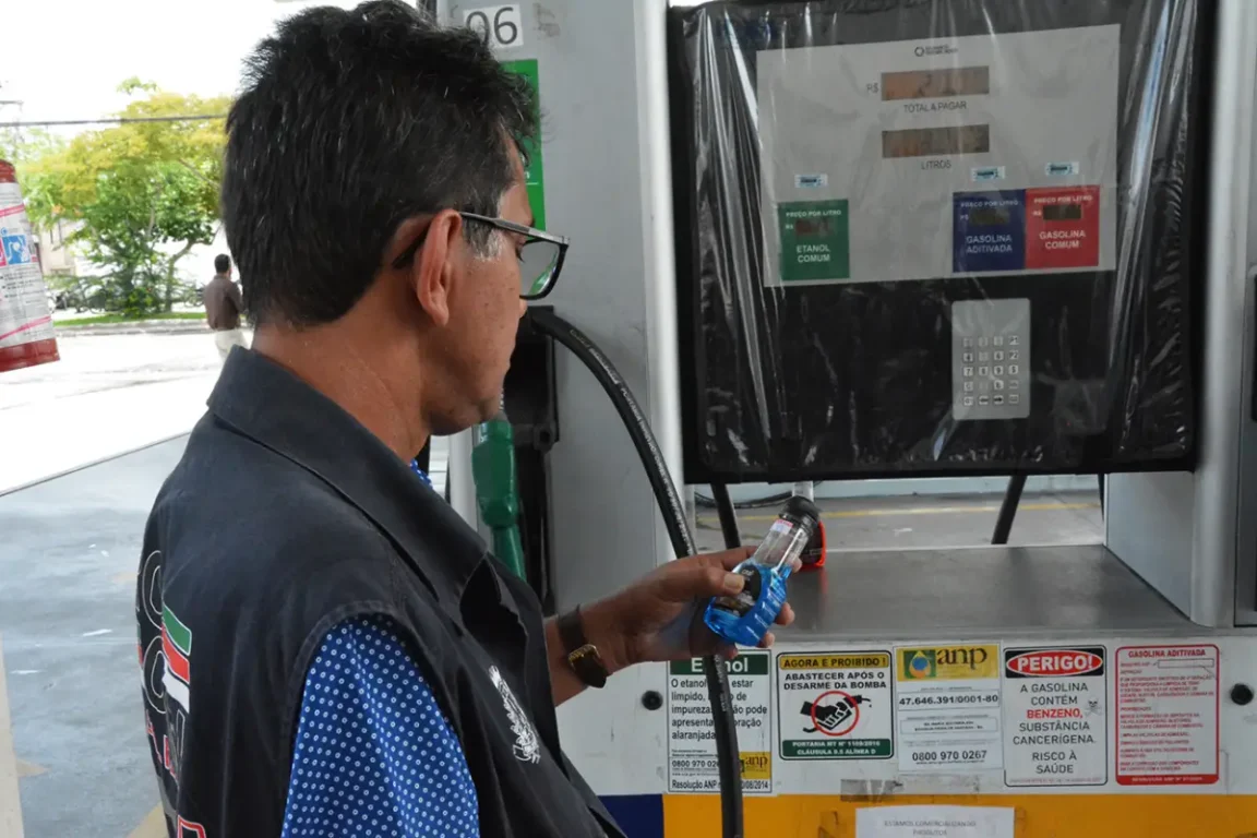 Após aumento do combustível, Procon intensifica fiscalização e monitora margem de lucro em postos de Feira