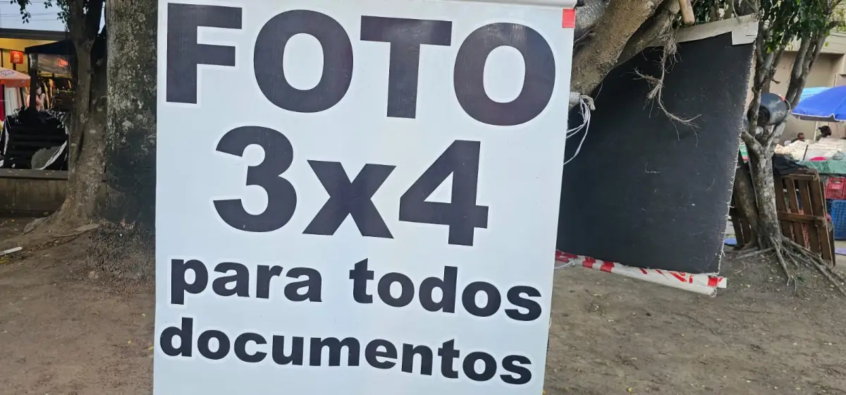 Prefeito se reúne com fotógrafos do Lambe-Lambe e sinaliza apoio à preservação da tradição na Praça Bernardino Bahia