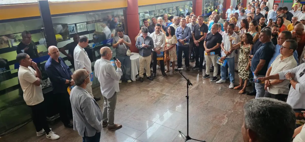 Além do palanque: José Ronaldo lança revista com histórias da sua vida em Feira de Santana