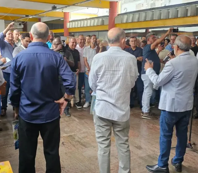 Além do palanque: José Ronaldo lança revista com histórias da sua vida em Feira de Santana