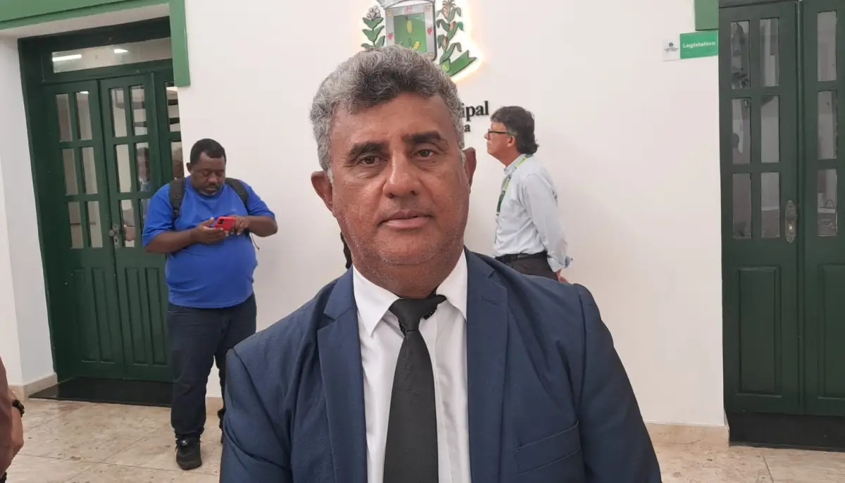 Câmara de Feira promulga lei que autoriza folga de todos os servidores municipais no dia do aniversário