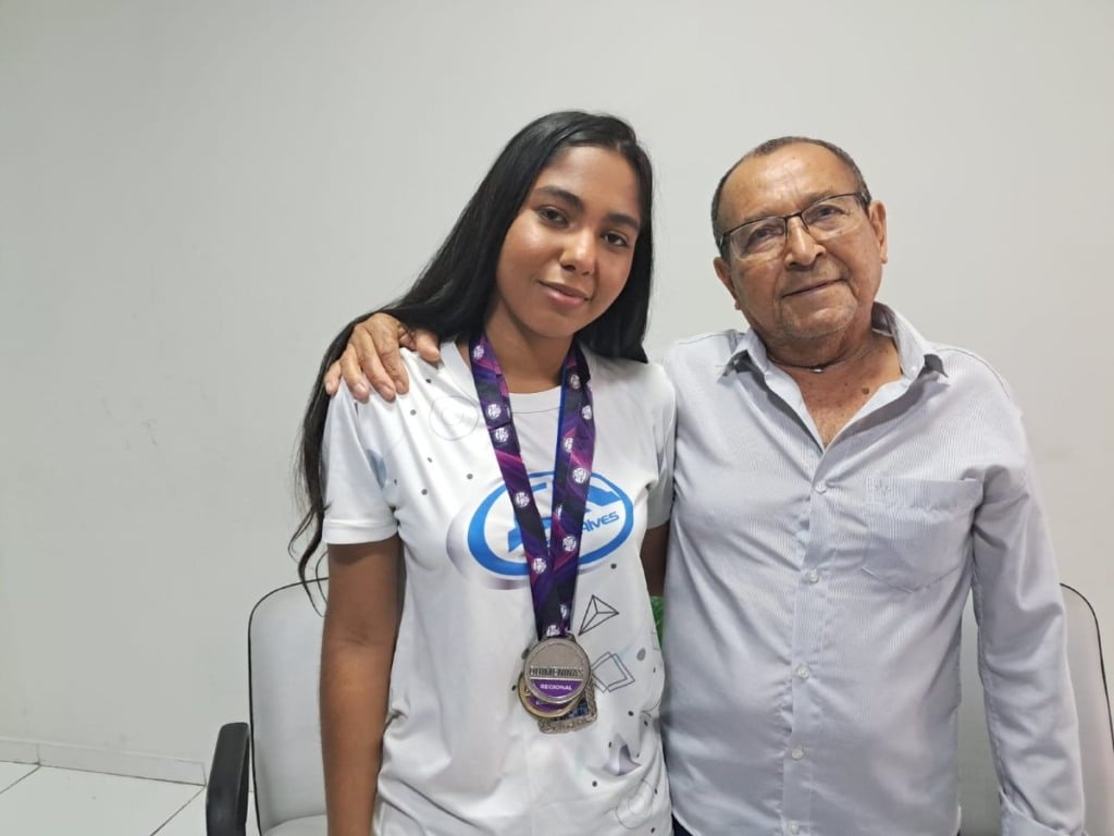 Moara e seu avô, Nelson