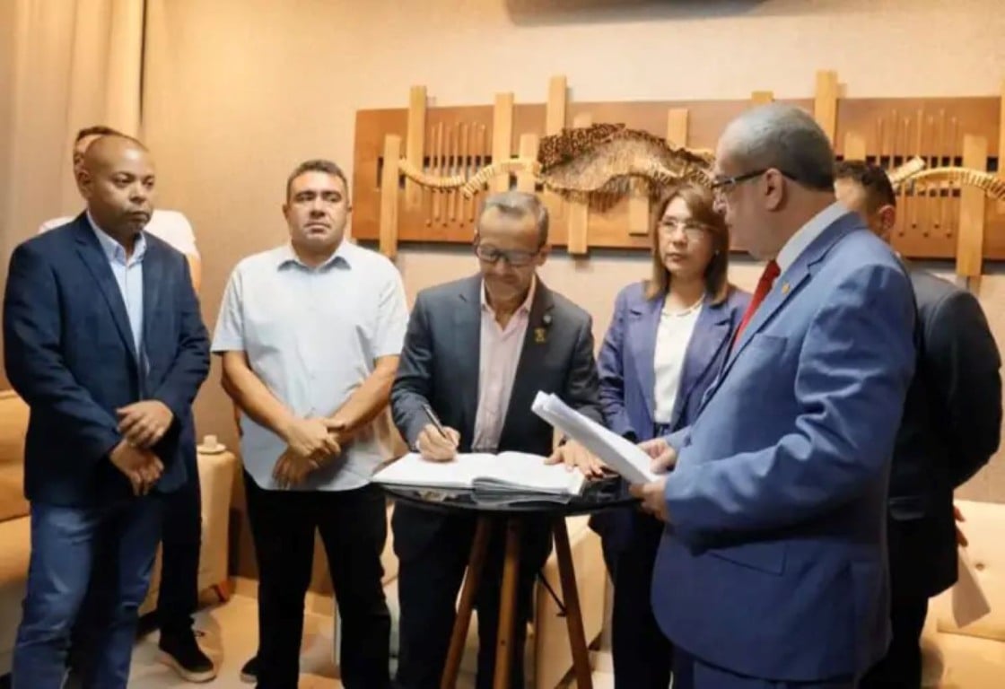 Pedro DaLua discursa durante cerimônia de posse como prefeito de Macapá