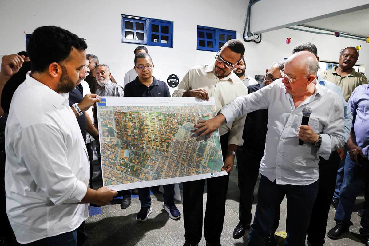 Regularização fundiária promovida pela Prefeitura de Feira contempla 900 moradias do conjunto José Ronaldo
