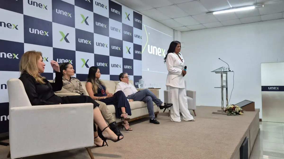 Fórum Mulher debate protagonismo feminino, educação e enfrentamento à violência em Feira de Santana