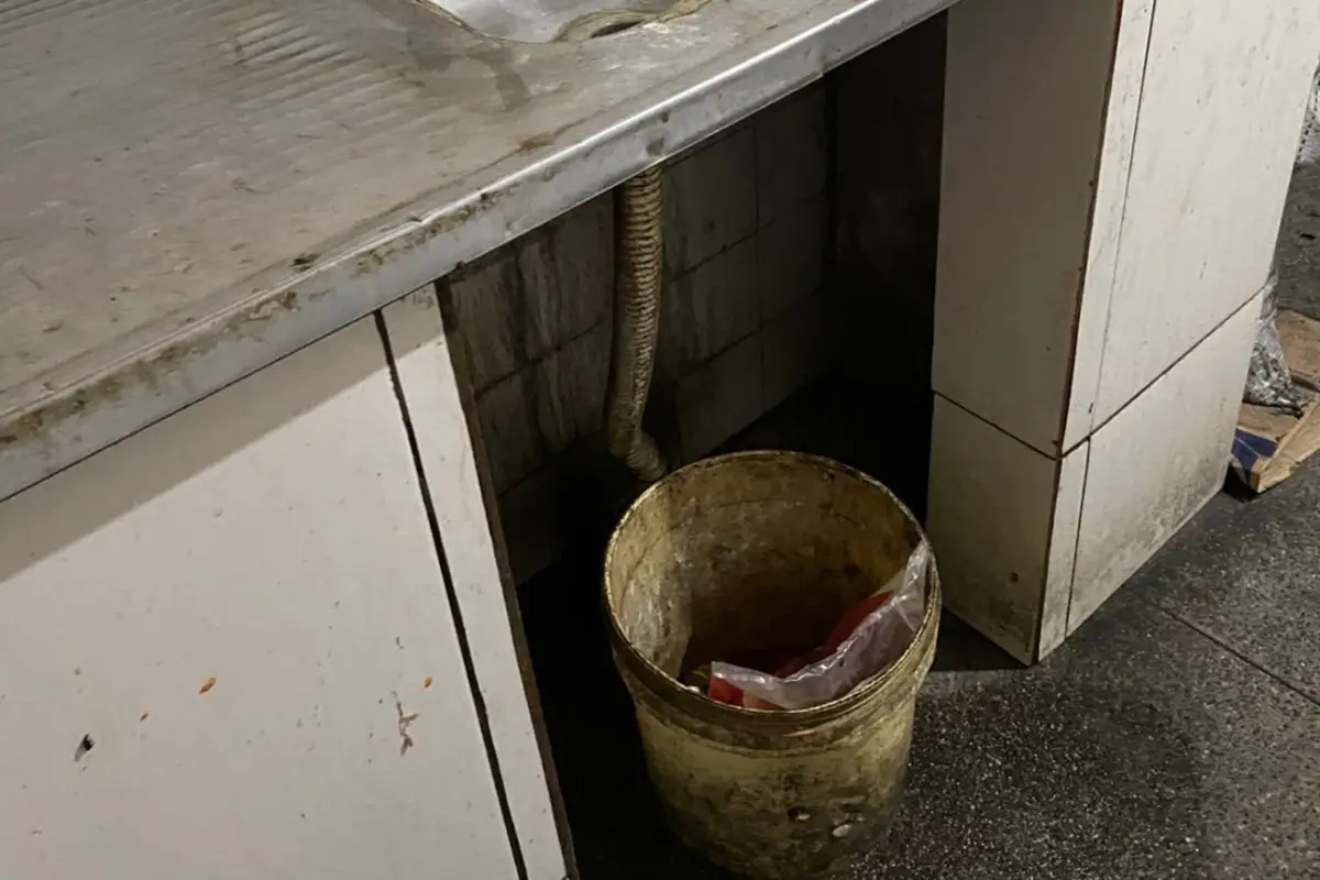 Vigilância Sanitária interdita lanchonete Vigilância Sanitária interdita lanchonete