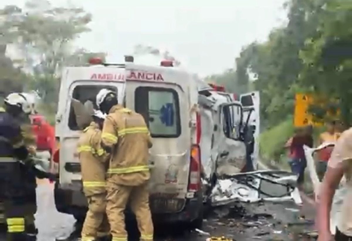 acidente com ambulância