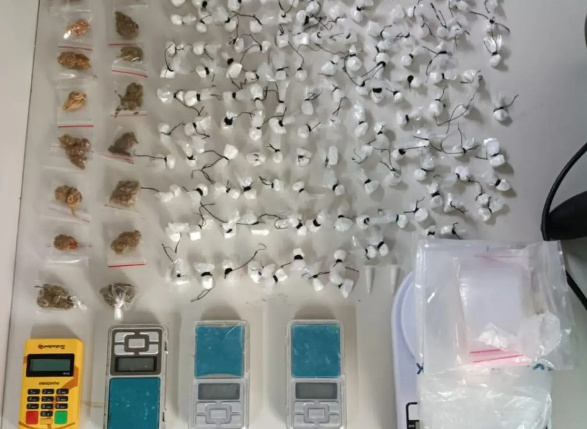 Polícia Militar apreende drogas no bairro Campo Limpo, em Feira de Santana