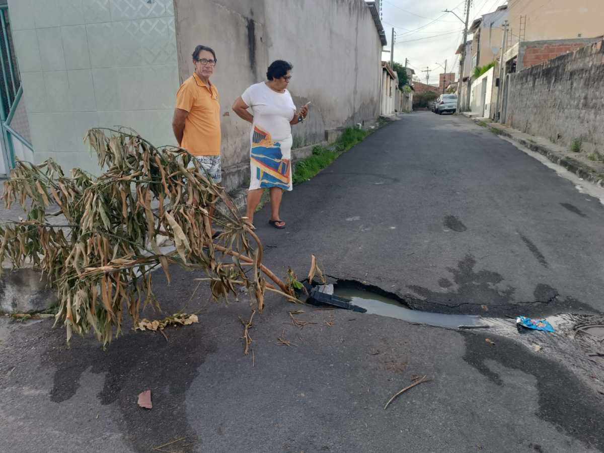 caminho 15 cj feira iv buraco