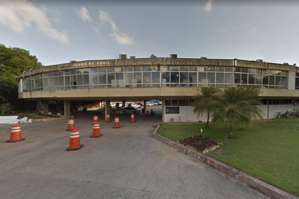 Soldada da PM atira em major dentro de unidade militar em Salvador