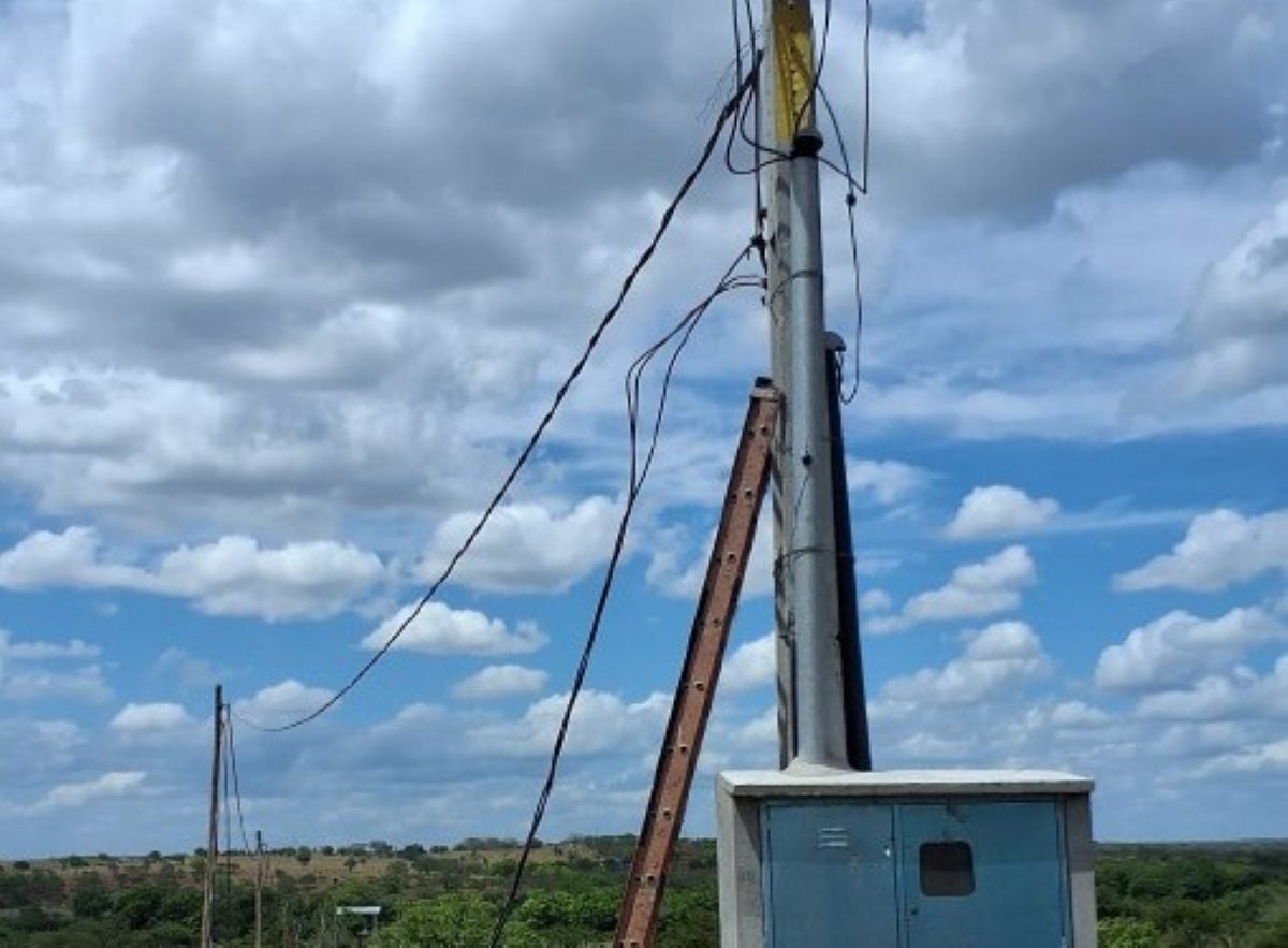 energia clandestina em Castro Alves (BA)