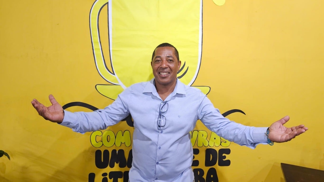 José Ilton Gomes, escritor e professor