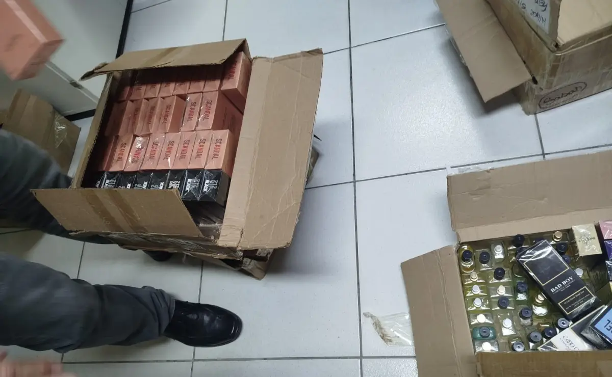 Operação apreende 870 perfumes falsificados em comércio em Feira de Santana