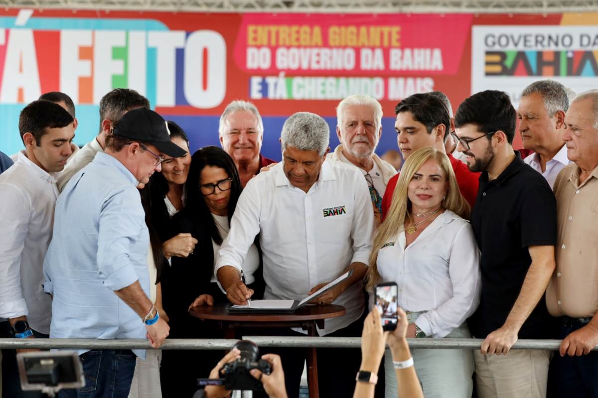 Bahia reconhece a Libras como meio legal de comunicação após sanção de governador