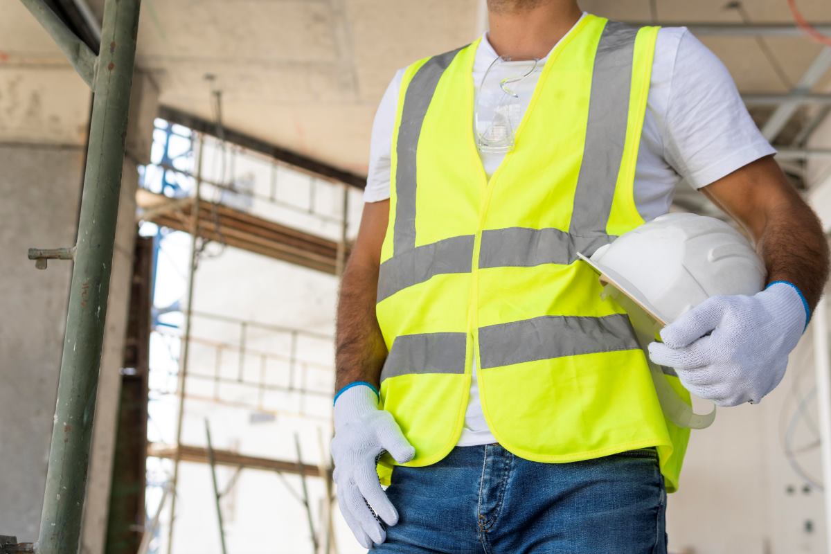 Equipamentos de Proteção Individual (EPIs) por trabalhadores de obras