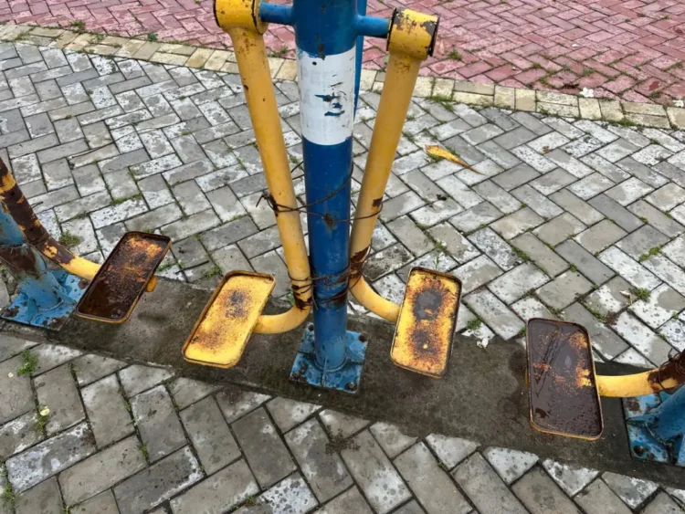 Morador denuncia descaso nas praças e aparelhos de ginástica do bairro Sobradinho