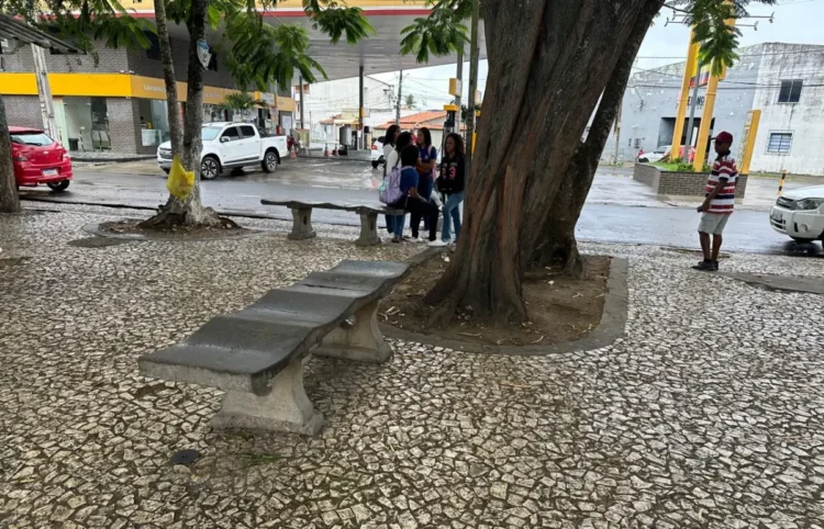 Morador denuncia descaso nas praças e aparelhos de ginástica do bairro Sobradinho