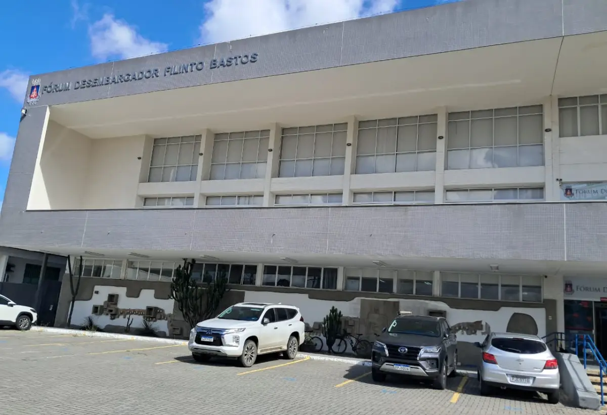 Advogados negam irregularidades em venda de terreno após audiência do caso Binho Galinha