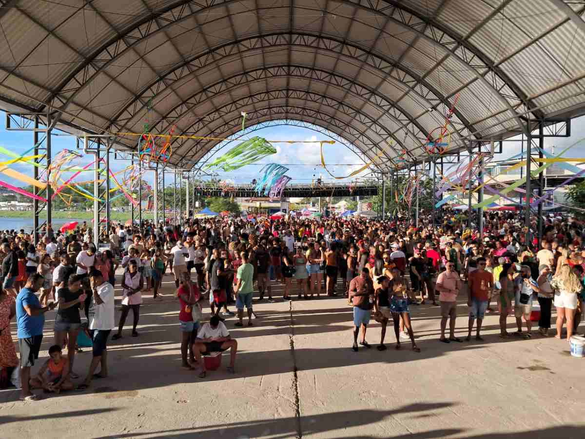 Micareta da Lagoa atrai centenas de pessoas na Lagoa Grande