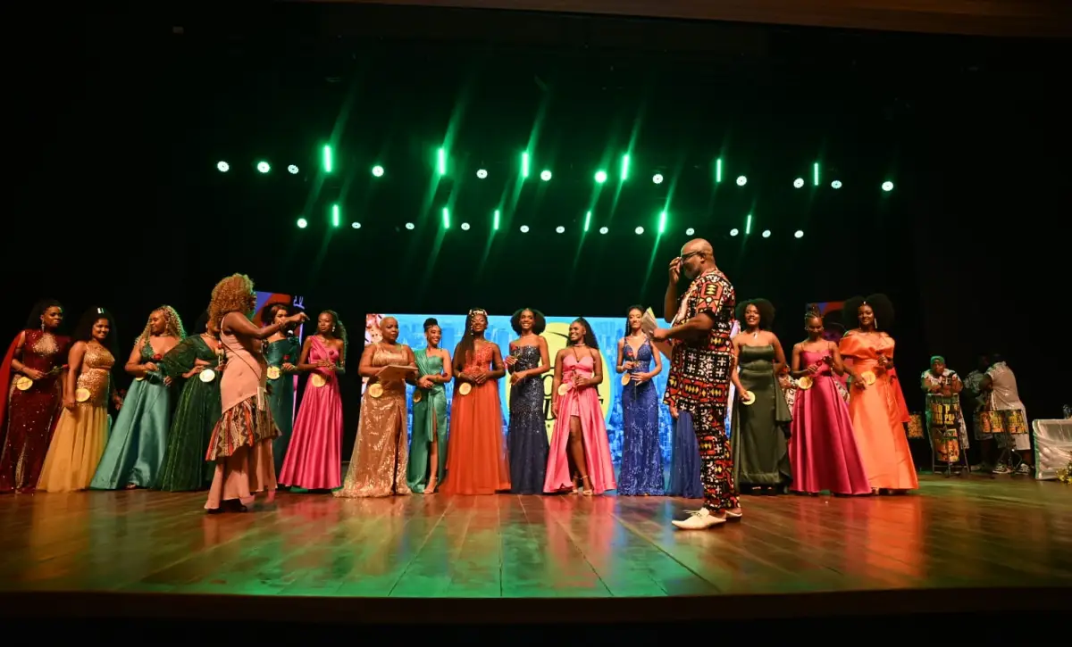 Moradora da Matinha dos Pretos vence Miss Afro Feira de Santana 2026