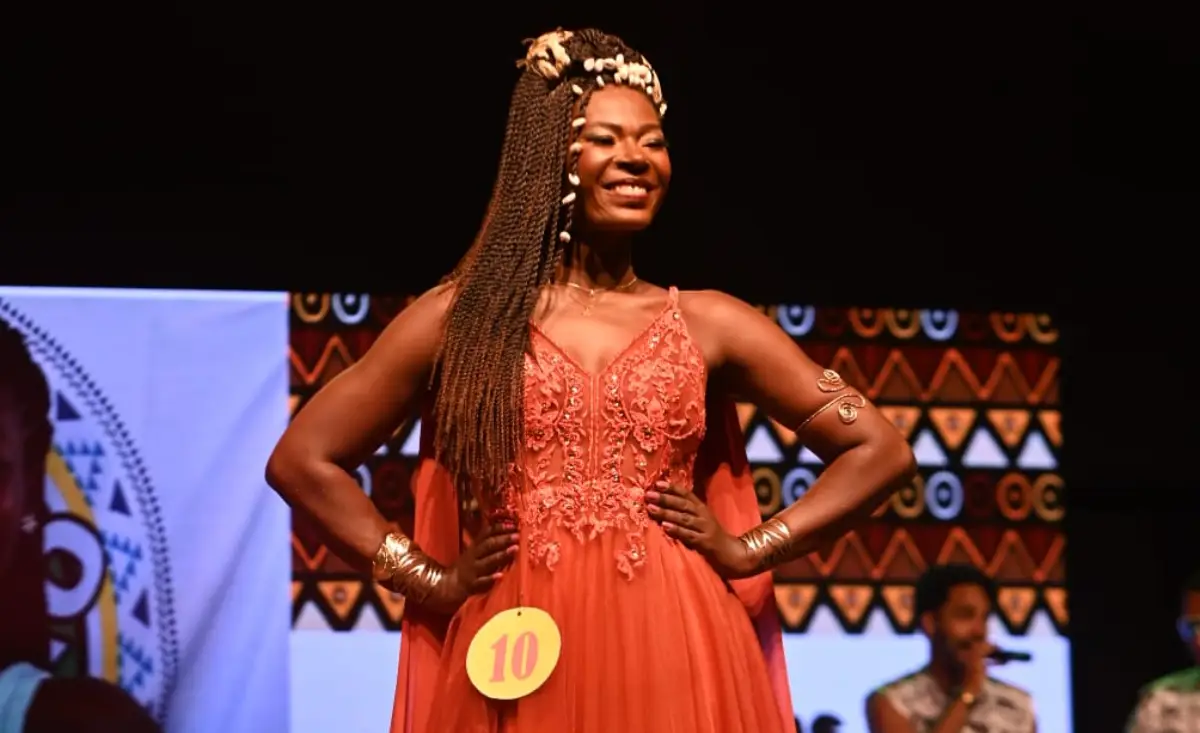 Moradora da Matinha dos Pretos vence Miss Afro Feira de Santana 2026