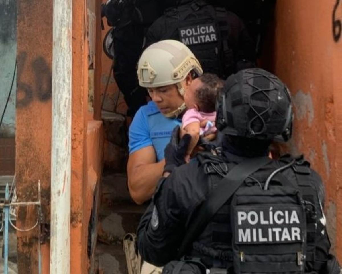 Polícia Militar resgata bebê em ocorrência de crise em Salvador