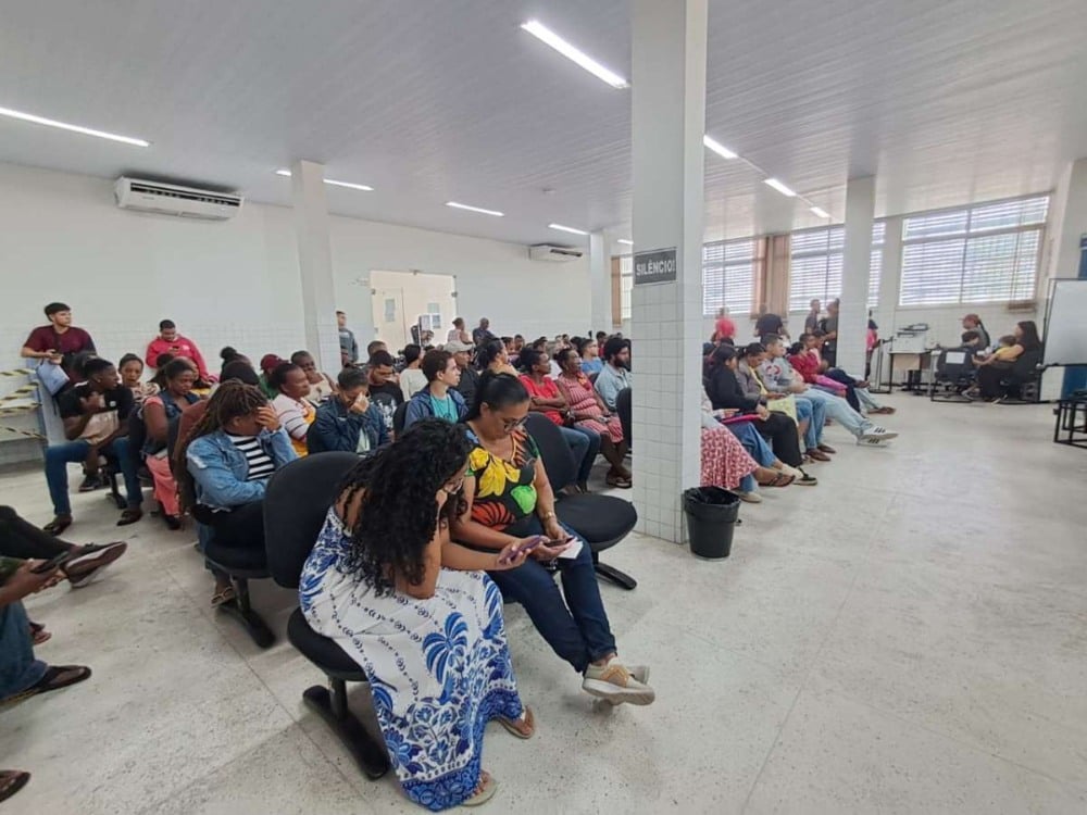 População reclama de atendimento no mutirão do Fórum da Justiça Eleitoral de Feira de Santana