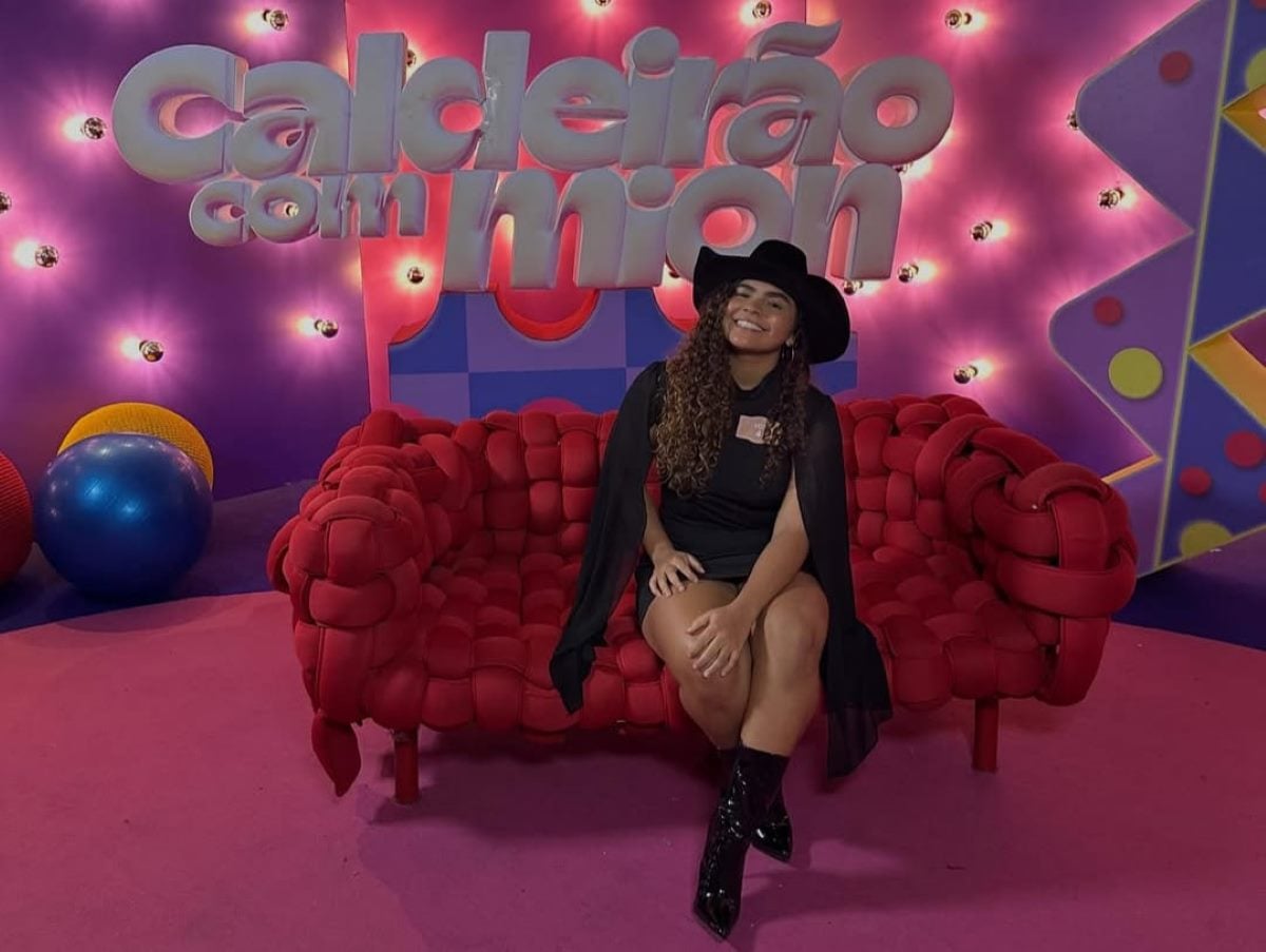 Cantora feirense Priscila Lins