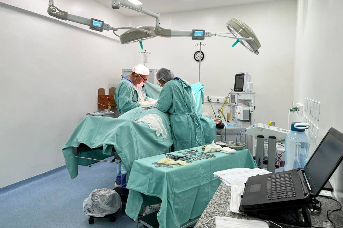 Programa de cirurgias de gigantomastia extrema