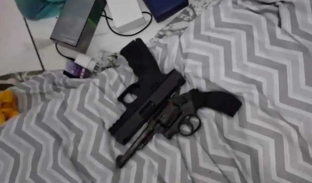 Polícia captura suspeitos de roubo em supermercado e recupera celulares roubados