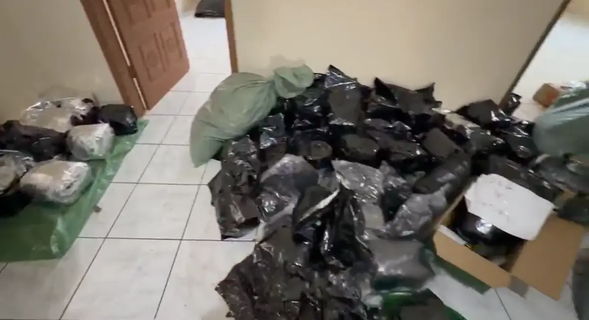 Meia tonelada de drogas é apreendida em laboratório clandestino de Salvador; quatro pessoas são presas